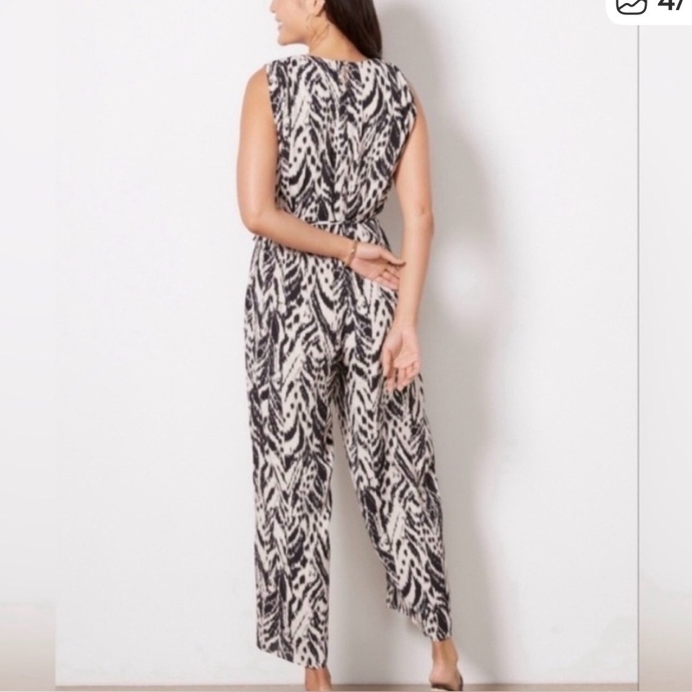 Ever Eve Black and White Patterned Sleeveless Jumpsuit - Picture 2 of 13